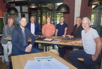 Stellten Best Practices vor (von links): Ralph Wilken, Jannic Jacobs, Roland Hentschel, Isa Nowak, Marvin Bathmann sowie Lars Klauke und Henning Behrens. Foto: Sascha Stüber