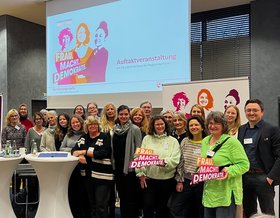 Gruppenbild mit Mentees, Mentoren und Mentorinnen. Foto: Stadt Oldenburg