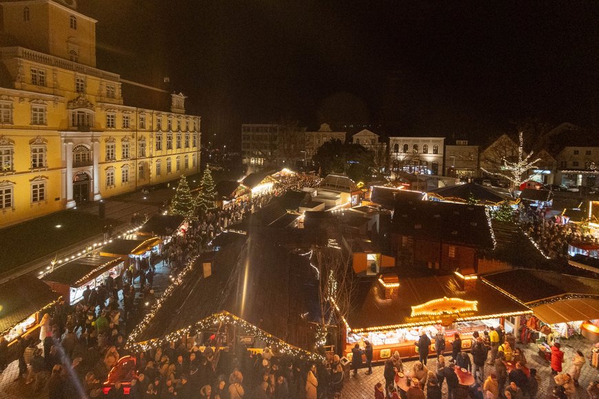 Blick aus dem Riesenrad über den Schloßplatz beim Lamberti-Markt 2023. Foto: Sascha Stüber