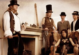 Die Band "Off Limits" in einem Raum. Bild: Off Limits