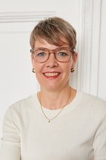 Porträtaufnahme von Alexandra Deters, Inhaberin von Purpose Partner. Foto: Purpose Partner
