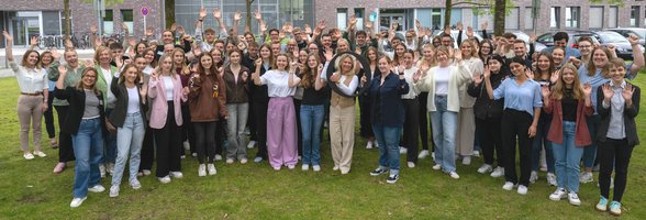 Voller Tatendrang starteten 50 der 71 Nachwuchskräfte am 1. August 2025 ihre Ausbildung oder ihr Studium bei der Stadt Oldenburg. Foto: Sascha Stüber