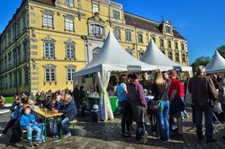 Oldenburger Bierfest 2015 auf dem Schlossplatz. Foto: Hans-Jürgen Zietz