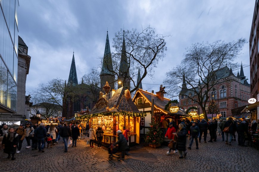 Blick auf den Rathausmarkt beim Lamberti-Markt 2024. Foto: Sascha Stüber