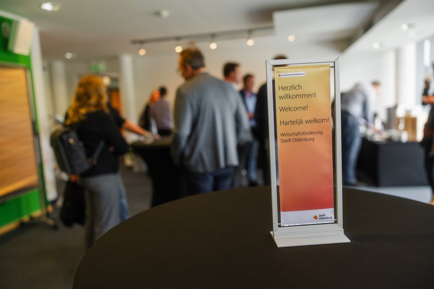 Aufsteller der Wirtschaftsförderung. Foto: Berca Foto & Video