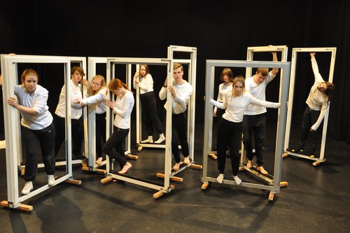 Die Jugendtheatergruppe „DienstagsDrama“ zeigt das Stück „Menschenangst“. Foto: Stadt Oldenburg
