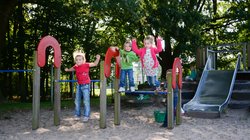 Kinder auf dem Spielplatz. Foto: Stadt Oldenburg