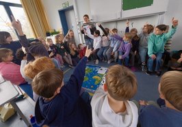 Fast 40 Schulen im Stadtgebiet nahmen am 12. Klimaschutz-Aktionstag „Oldenburg dreht ab“ teil – wie die Grundschule Bloherfelde. Foto: Sascha Stüber