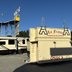Vorschau: Der Crepe-Stand „La France“ und die „Super-Rutsche“ beim Aufbau am 25. September 2026. Foto: Stadt Oldenburg