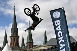 BMX-Show bei der Veranstaltung „Hallo Fahrrad!“ in Oldenburg. Foto: Hans-Jürgen Zietz