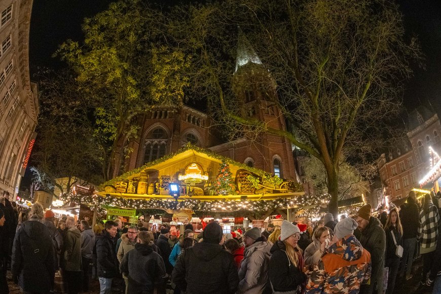 Feuerzangenbowle „Krambambuli“ auf dem Lamberti-Markt 2024. Foto: Sascha Stüber