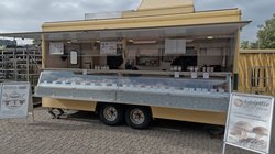 Foto des Verkaufsanhängers der Firma Edelpilze vom Grafthof aus Neuharlingersiel auf dem Pferdemarkt. Foto: Stadt Oldenburg