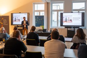 Präsentation von Dr. Fynn-Willem Lohe. Foto: Sascha Stüber