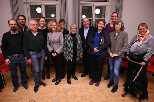 Foto: Jörg Hemmen Gaben den Startschuss für das neue Projekt „Profis für Vielfalt“: v.l.: Monika Engelmann-Bölts (Leiterin der Fachstelle Bürgerschaftliches Engagement, Stadt Oldenburg), Germaid Eilers-Dörfler (Bürgermeisterin der Stadt Oldenburg) und Michael Lorenz (Leiter des Bürger- und Ordnungsamtes, Stadt Oldenburg). Foto: Jörg Hemmen