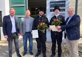 Michael Deeken (zuständiger Sachbearbeiter, von links), Christian Aster (Fachdienst Sicherheit und Ordnung), die beiden Bezirksschornsteinfeger Timo Timmen und Andreas Huck sowie Michael Lorenz (Bürger- und Ordnungsamt). Foto: Stadt Oldenburg