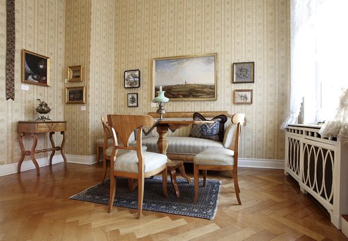 Zimmer in Museums-Villa, das im Stil des Biedermeiers eingerichtet ist. © Stephan Meyer-Bergfeld