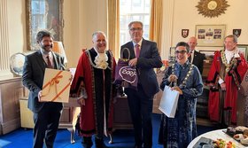 Empfang der Oldenburger Delegation mit Leader of the Council Kirsch, Kingstons Bürgermeister Hadjimichael und Oberbürgermeister Krogmann (1., 2. und 3. von links). Foto: Stadt Oldenburg