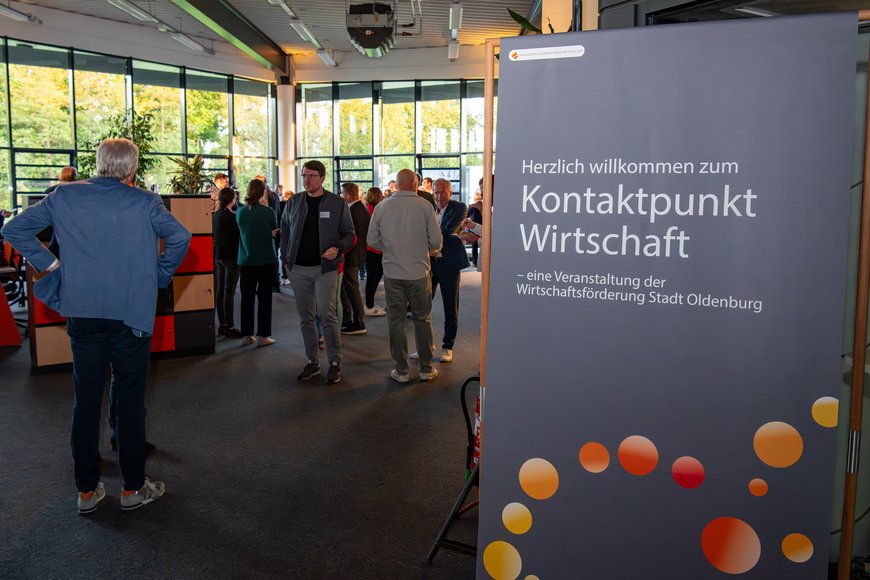 Impressionen des 39. Kontaktpunkt Wirtschaft der Wirtschaftsförderung Stadt Oldenburg in den Räumlichkeiten von Glasfaser NordWest. Fotos: Michael Stephan