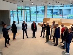 Rundgang durch das neue Stadtmuseum Oldenburg mit den Oberbürgermeisterinnen und Oberbürgermeister von zwölf niedersächsischen Städten. Foto: Stadt Oldenburg