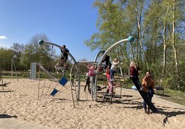 Das Aktionsspielgerät auf dem Stadtteilspielplatz Rosenbohmsweg steht bei Kindern hoch im Kurs. Foto: Stadt Oldenburg