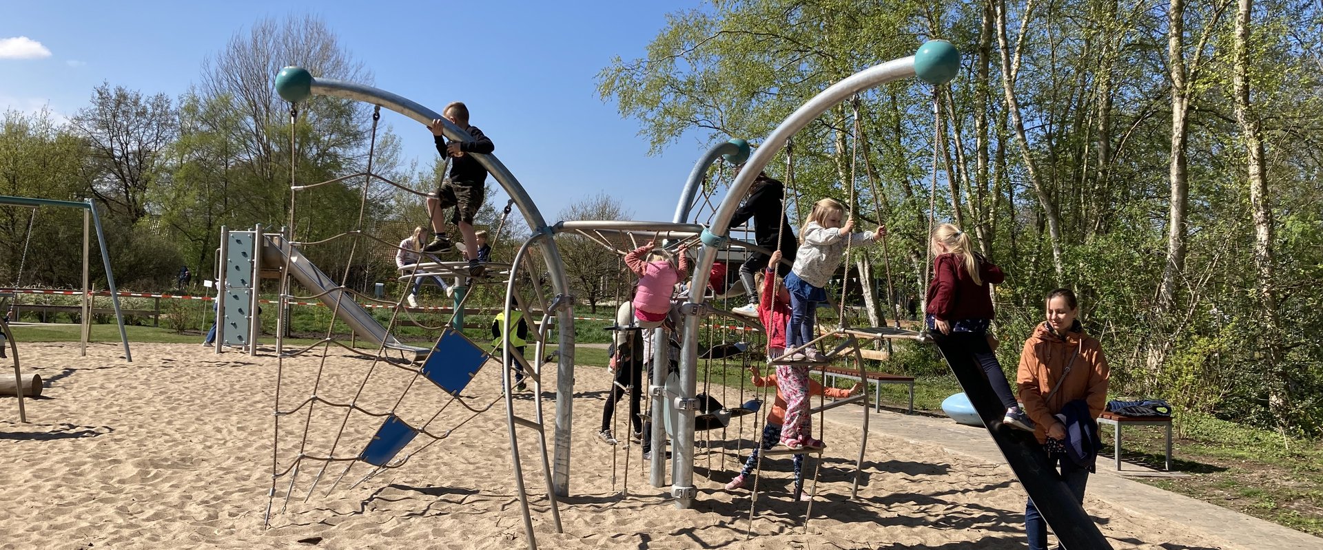 Das Aktionsspielgerät auf dem Stadtteilspielplatz Rosenbohmsweg steht bei Kindern hoch im Kurs. Foto: Stadt Oldenburg