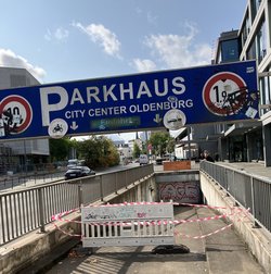 Die gesperrte Einfahrt zur Tiefgarage am Stadtmuseum. Foto: Stadt Oldenburg