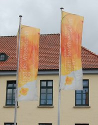 Flaggen mit dem Titel Stadt der Wissenschaft. Foto: Stadt Oldenburg