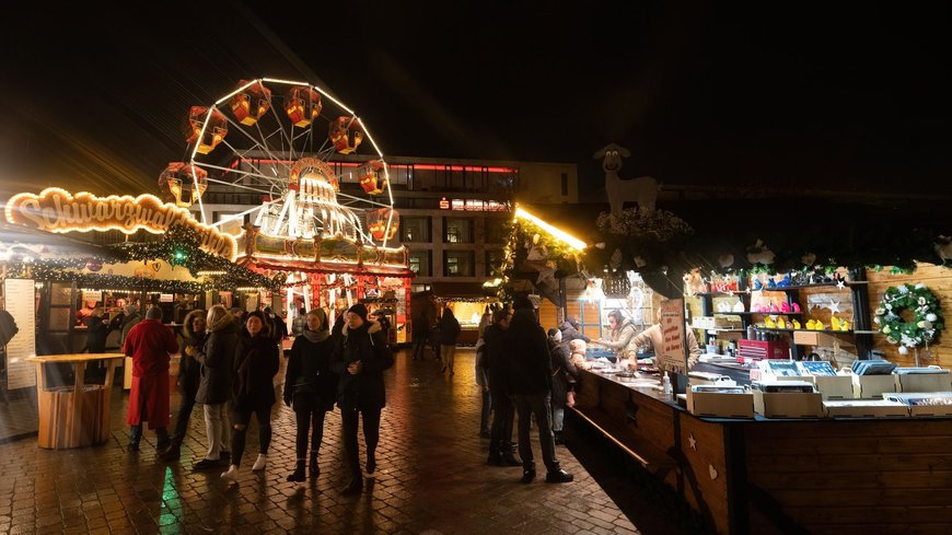 Schwarzwaldmühle, Nostalgie-Riesenrad und Wachskunst auf dem Lamberti-Markt 2021. Foto: Sascha Stüber