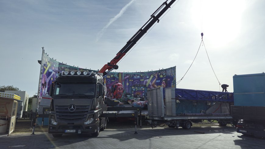 Der Aufbau vom Break Dance auf dem Kramermarkt am 17. September 2025. Foto: Stadt Oldenburg
