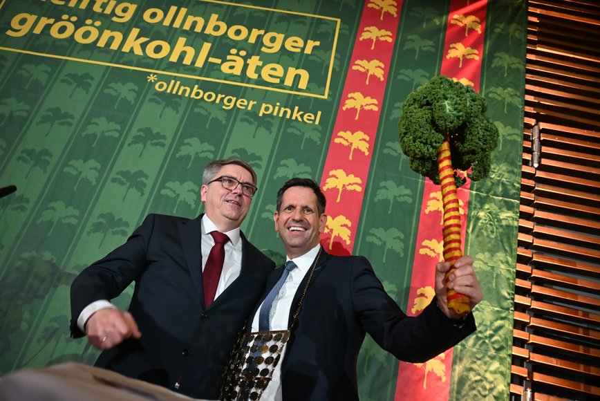 Oberbürgermeister Jürgen Krogmann (links) und Minsterpräsident Olaf Lies. Foto: Torsten von Reeken