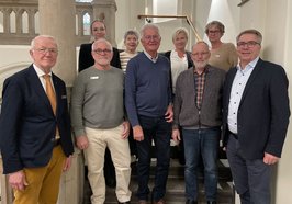Oberbürgermeister Jürgen Krogmann (erste Reihe, erster von rechts) bedankte sich für das ehrenamtliche Engagement der Bezirksvorsteherinnen und Bezirksvorsteher. Foto: Stadt Oldenburg