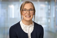 Sandra Manegold, Mitarbeiterin im Fachdienst Liegenschaften der Wirtschaftsförderung Stadt Oldenburg. Foto: Foto- und Bilderwerk