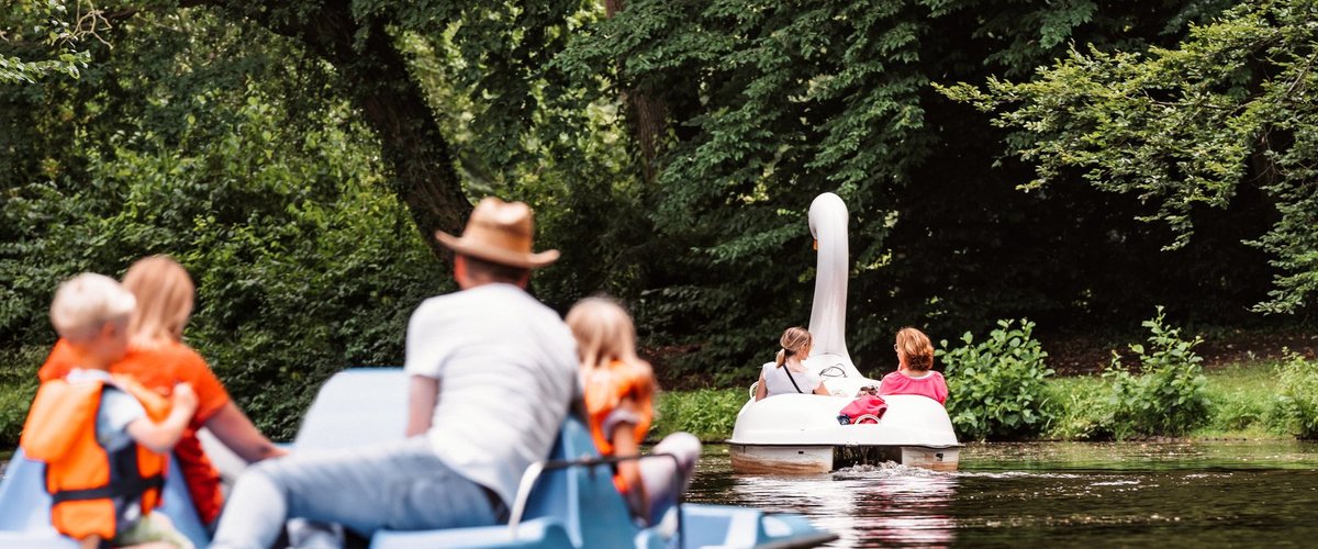 Tretboote auf der Mühlenhunte. Foto: Mittwollen und Gradetchliev
