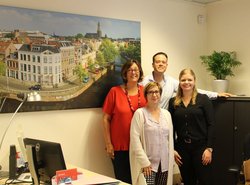 Ann-Kathrin Bromund (1. von rechts) und Mitglieder des Teams Internationale Angelegenheiten der Stadt Groningen. Foto: Stadt Oldenburg Ann-Kathrin Bromundund Mitglieder des Teams Internationale Angelegenheiten der Stadt Groningen. Foto: Stadt Oldenburg