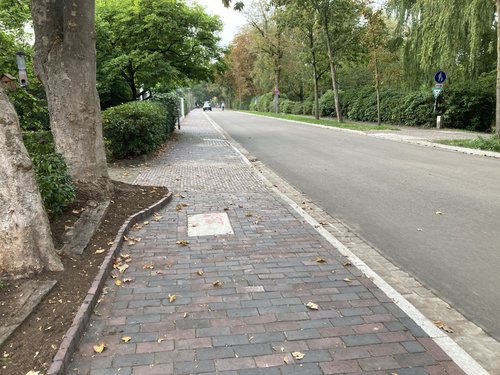 In Kürze wieder freigegeben: die grundhaft erneuerte Tirpitzstraße im Bereich von der Tappenbeckstraße bis zur Hausnummer 33. Foto: Stadt Oldenburg 