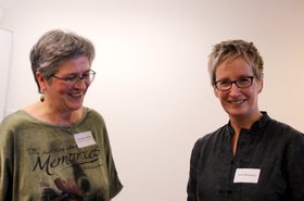Eeva Rantamo (r.) und Christiane Maaß (l.). Foto: Stadt Oldenburg