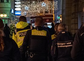Polizei und Ordnungsamt auf dem Lamberti-Markt 2021. Foto: Sascha Stüber