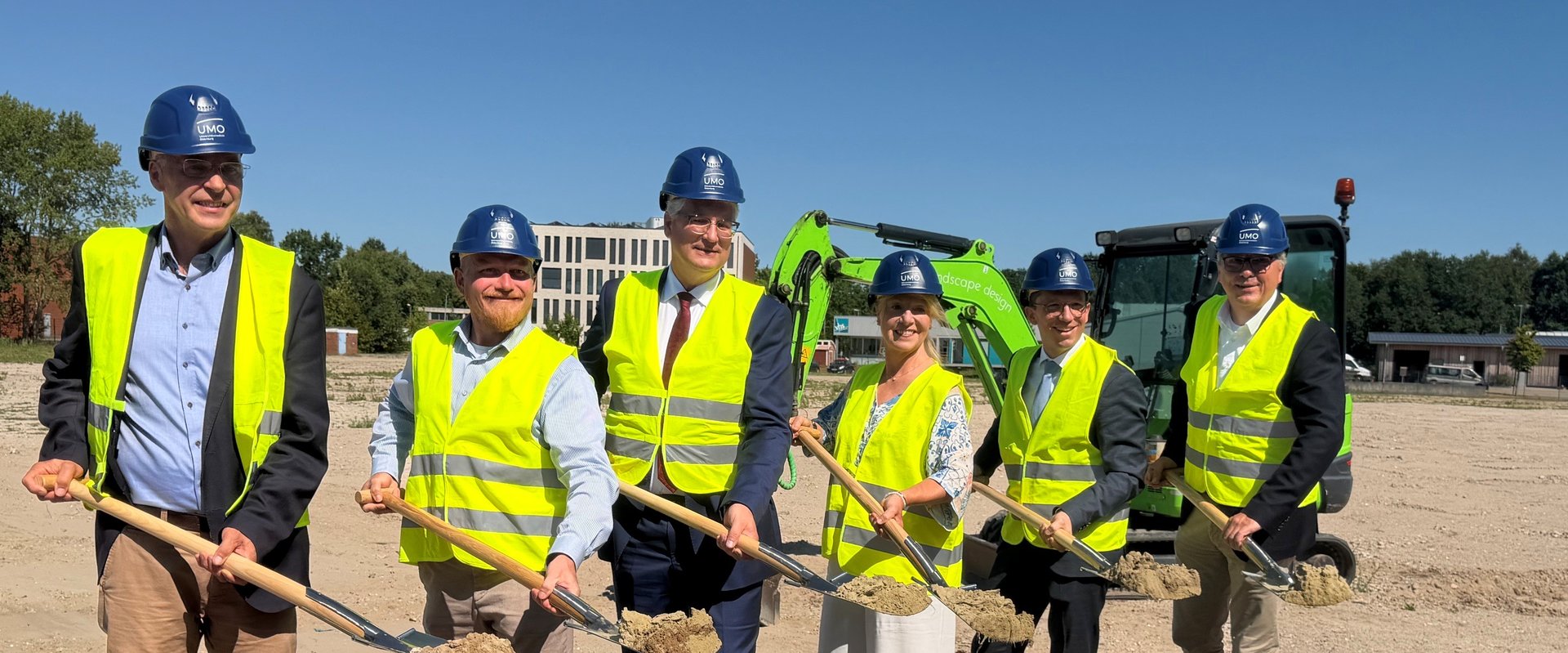 Oberbürgermeister Jürgen Krogmann beim Spatenstich für Neubau der Universitätsmedizin Oldenburg. Foto: Stadt Oldenburg