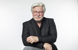 Porträt von Norbert Egdorf, Vorsitzender des Vereins „Illustratoren Oldenburg“. Foto: Bonnie Bartusch