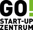 Das Logo des GO! Start-up Zentrums. Schwarze Lettern, grünes Ausrufezeichen. Quelle: Go! Start-up Zentrum