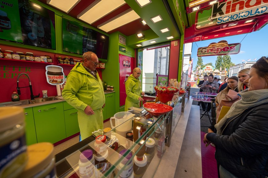 Ein Crêpe-Stand beim Presserundgang zum Kramermarkt 2025. Foto: Sascha Stüber