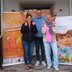Vorschau: (von links): Linda Höche, Assistenz der Geschäftsleitung, und Günter Walter, Geschäftsführer aktiv und irma Verbrauchermarkt GmbH, freuen sich zusammen mit Antje Möhrmann, Vorstand TrostReich, auf viele Kilometer zum Erreichen des fünften Etappenziels. Foto: Stadt Oldenburg