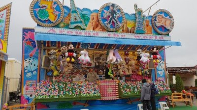 Das Blumen-Pflück-Spiel „Around the world" auf dem Kramermarkt 2018. Foto: Stadt Oldenburg