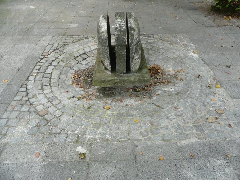 Die Brunnenskulptur in früheren Jahren. Foto: Stadt Oldenburg