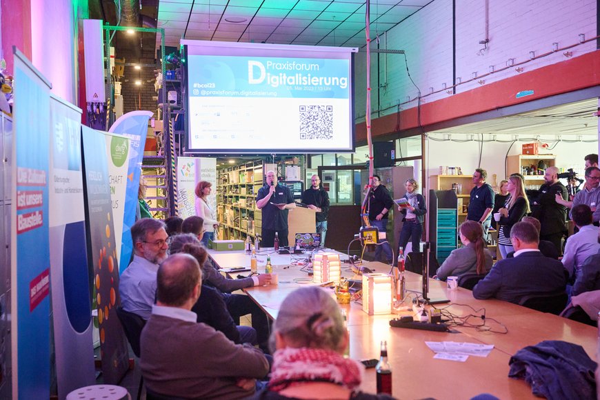 Begrüßung der Teilnehmenden im "Mainframe" Oldenburg. Foto: Foto- und Bilderwerk