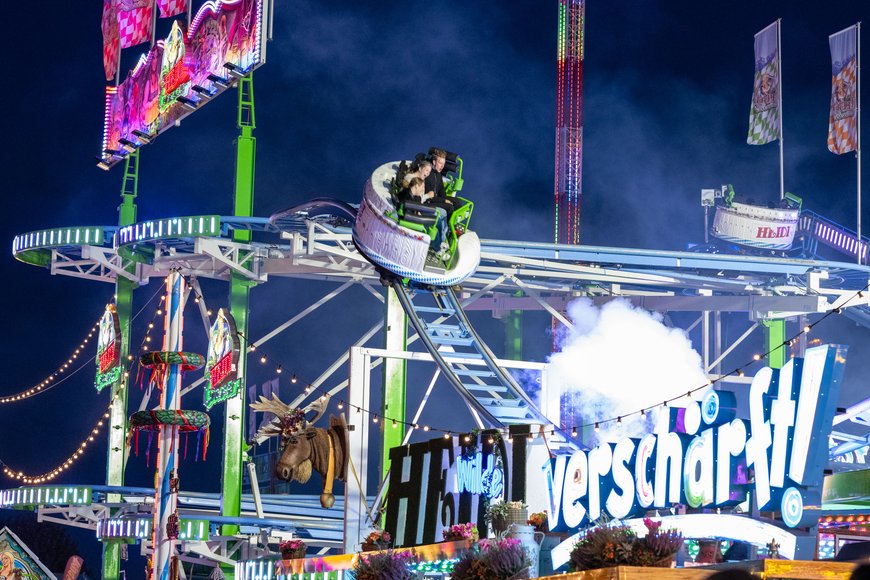 Die Achterbahn Heidi The Coaster auf dem Kramermarkt 2024. Foto: Sascha  Stüber