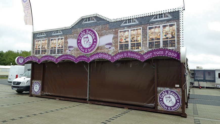 Der Aufbau vom Café Keese auf dem Kramermarkt am 18. September 2025. Foto: Stadt Oldenburg