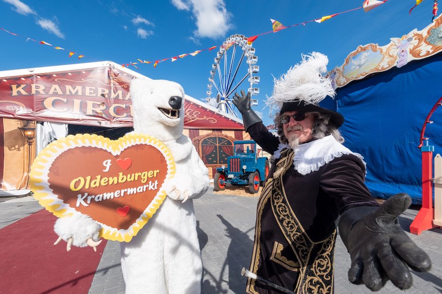 Ein Foto aus der Zeitreise beim Presserundgang zum Kramermarkt 2025. Foto: Sascha Stüber