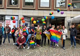 Schon seit mehreren Jahren sind Mitarbeitende der Stadtverwaltung mit einer Laufgruppe beim CSD Oldenburg dabei – wie hier beim CSD 2024. Foto: Stadt Oldenburg