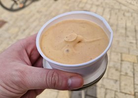 Becher mit Oldenburg-Eis. Foto: Stadt Oldenburg Becher mit Oldenburg-Eis. Foto: Stadt Oldenburg